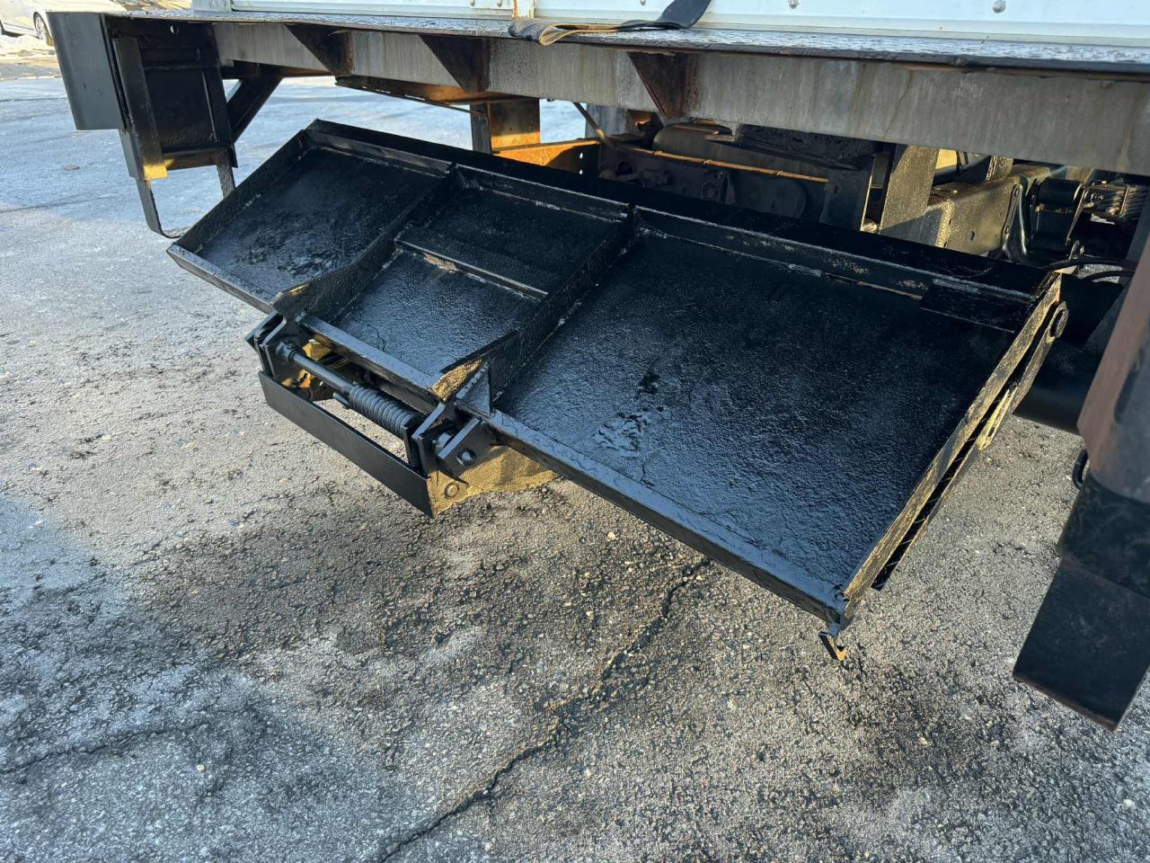 2019 Ford E-Series Cutaway E-450 DRW Photo