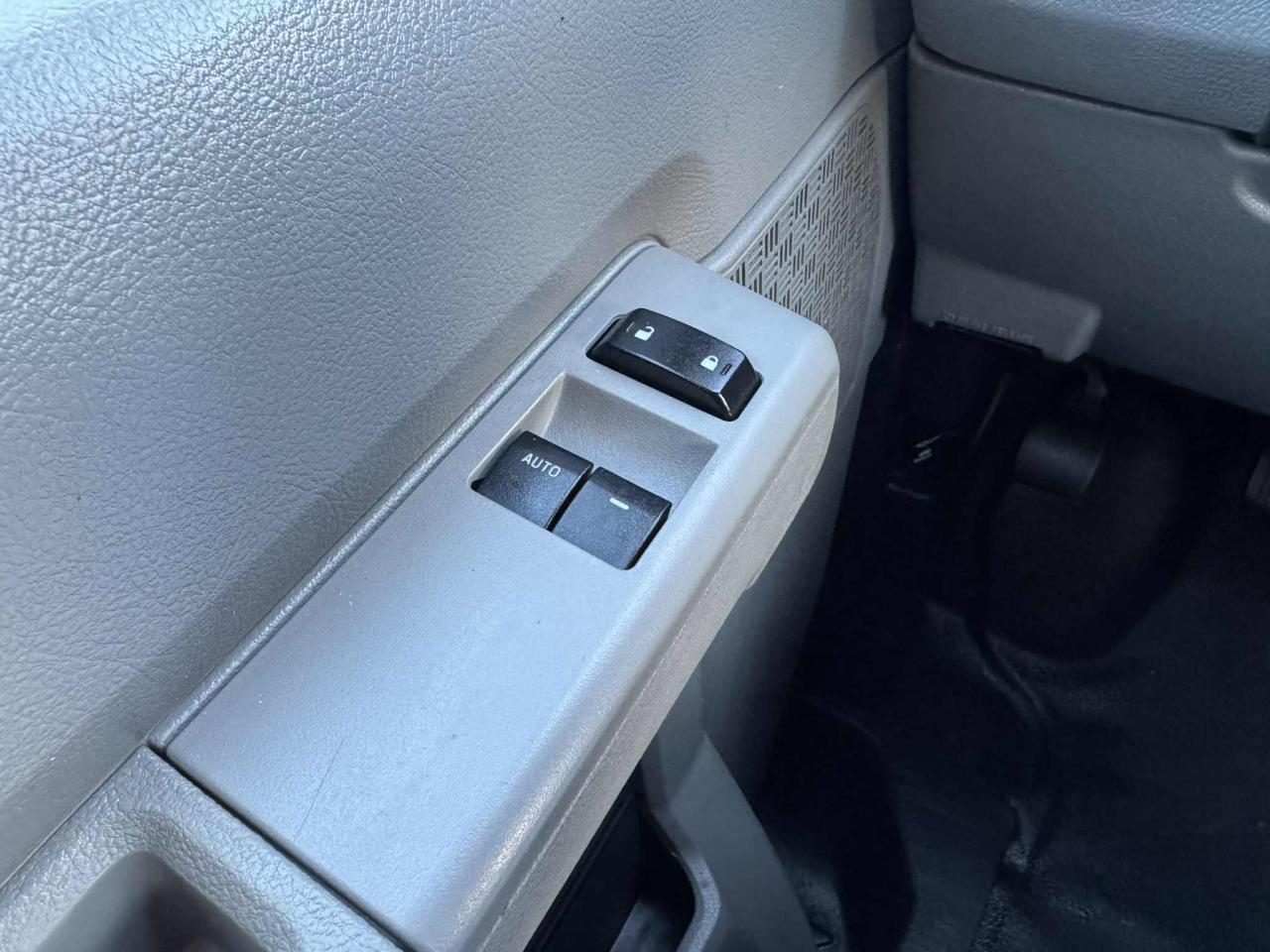 2019 Ford E-Series Cutaway E-450 DRW Photo