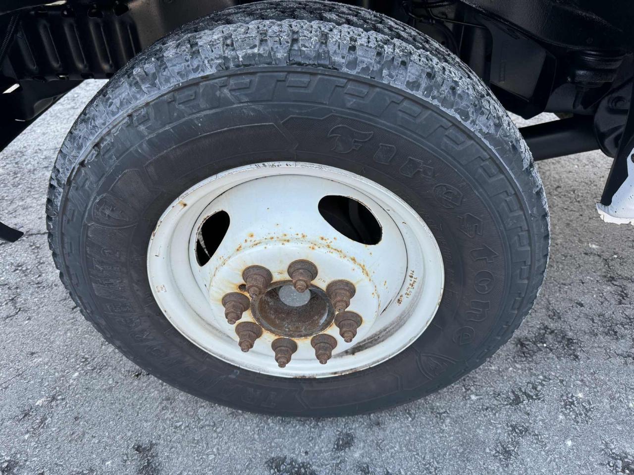 2019 Ford E-Series Cutaway E-450 DRW Photo