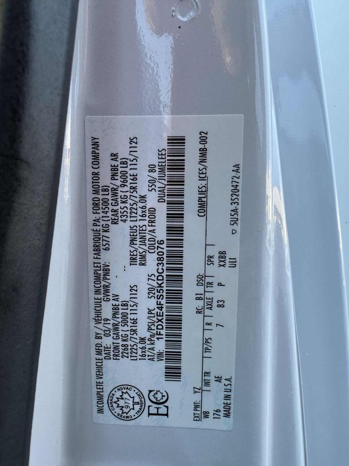 2019 Ford E-Series Cutaway E-450 DRW Photo