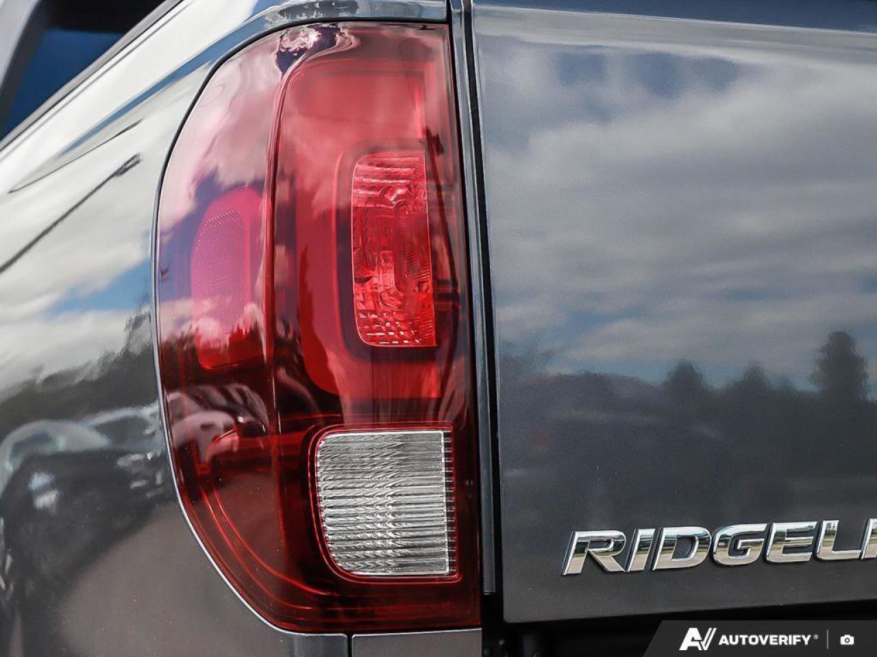 2022 Honda Ridgeline TouringONE-OWNER, HTD WHEEL, CARPLAY, LEATHER, NAV Photo