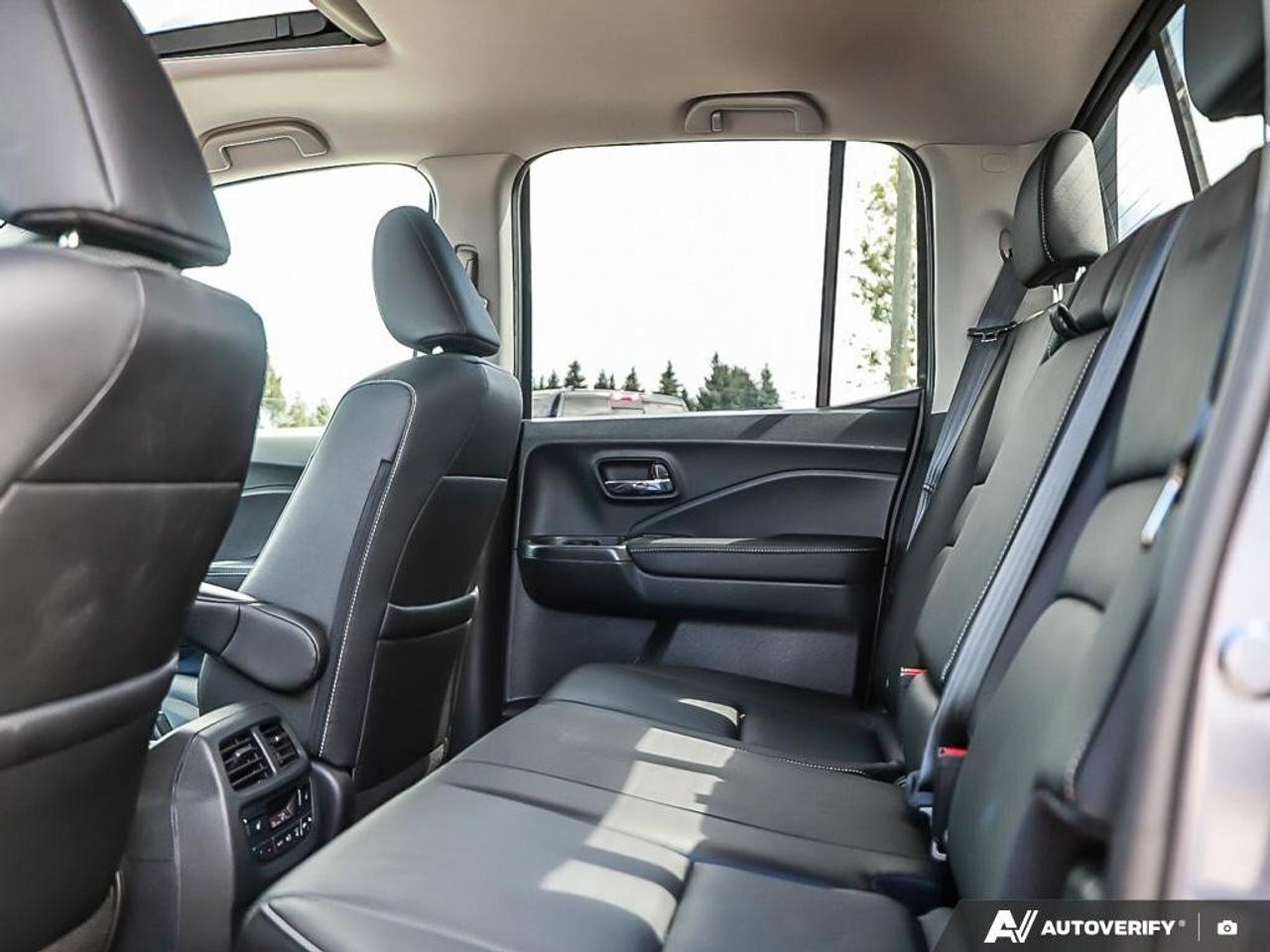 2022 Honda Ridgeline TouringONE-OWNER, HTD WHEEL, CARPLAY, LEATHER, NAV Photo