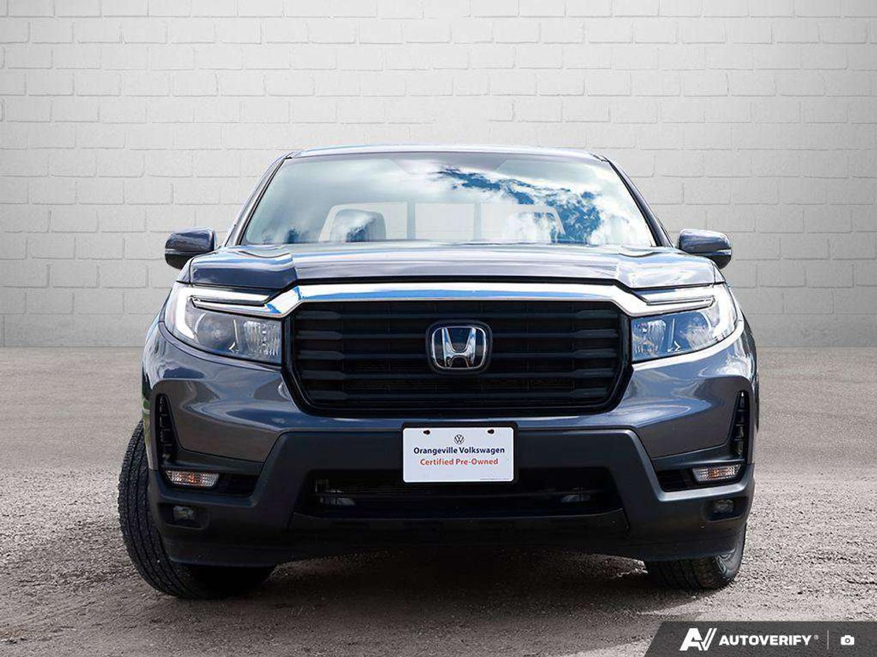 2022 Honda Ridgeline TouringONE-OWNER, HTD WHEEL, CARPLAY, LEATHER, NAVIGATION Photo