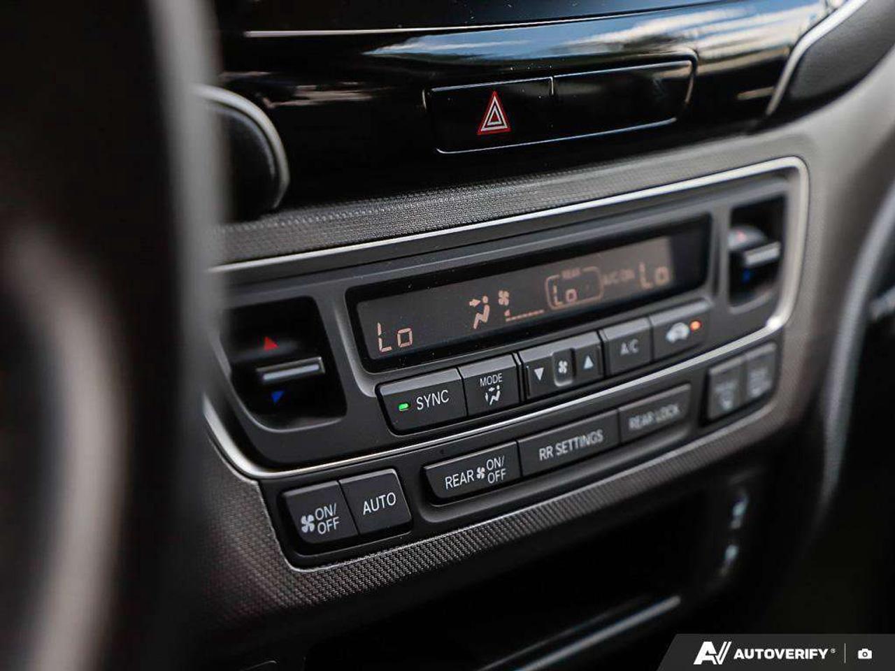 2022 Honda Ridgeline TouringONE-OWNER, HTD WHEEL, CARPLAY, LEATHER, NAVIGATION Photo