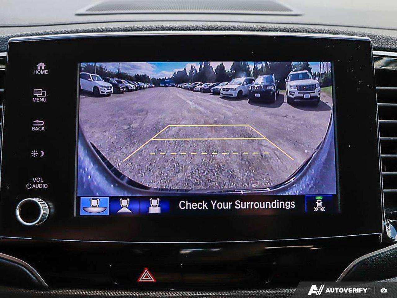 2022 Honda Ridgeline TouringONE-OWNER, HTD WHEEL, CARPLAY, LEATHER, NAVIGATION Photo