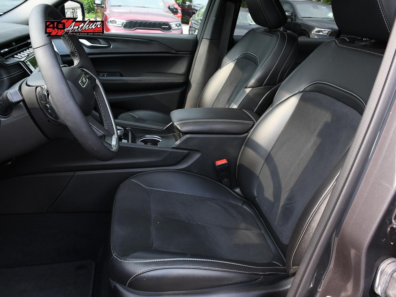 2023 Jeep Grand Cherokee L GRAND CHEROKEE L ALTITUDE 4X4 Photo