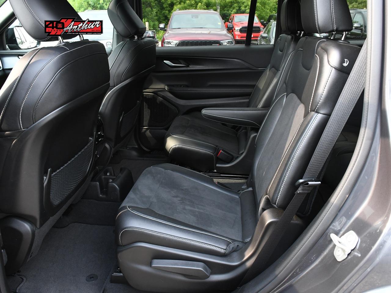 2023 Jeep Grand Cherokee L GRAND CHEROKEE L ALTITUDE 4X4 Photo