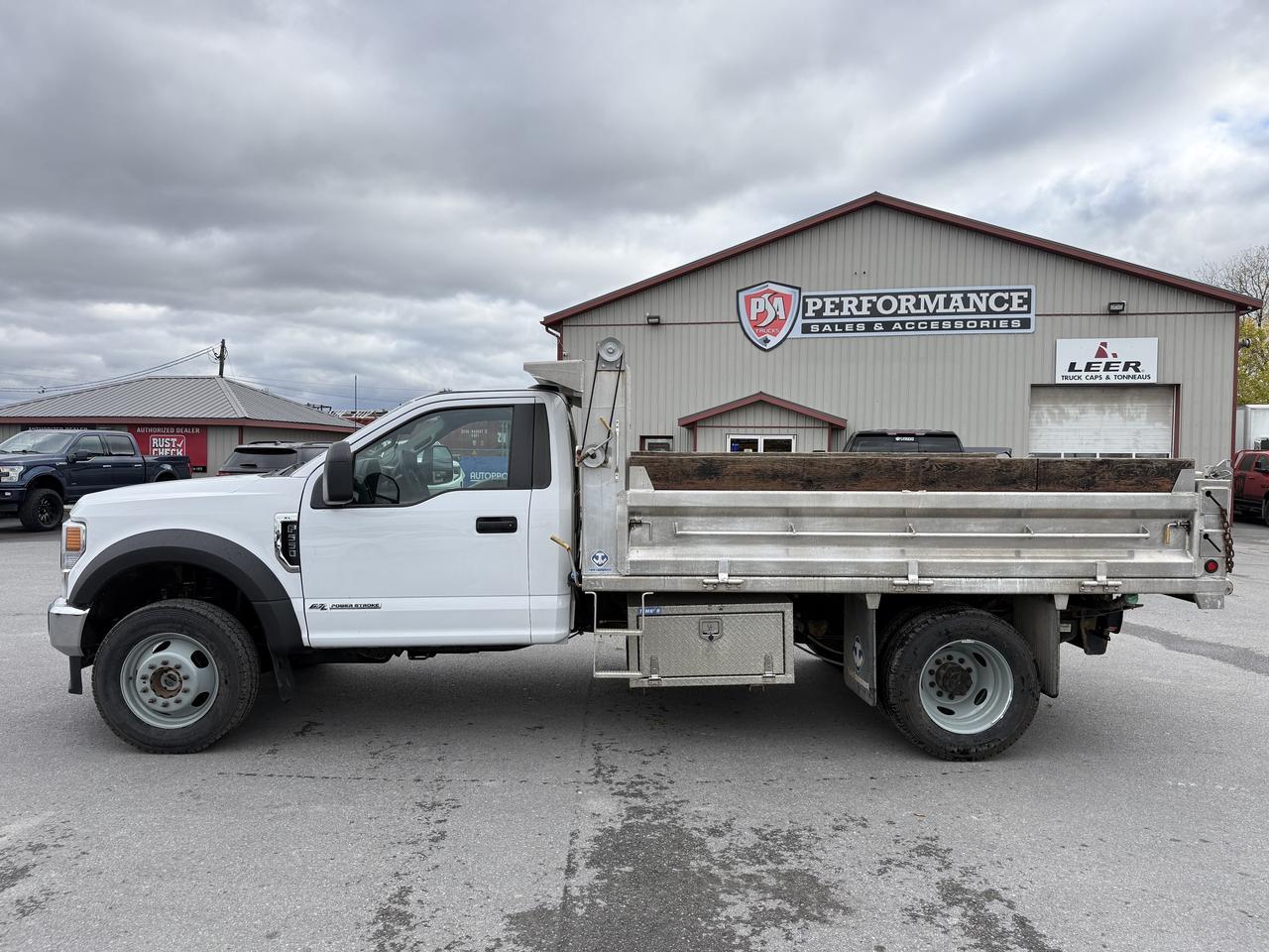 2022 Ford F-550 XL 4x4 Reg Cab 11' Aluminum Dump Photo3