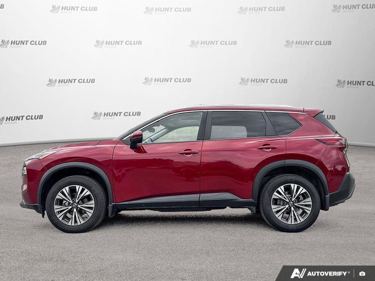 2022 Nissan Rogue SV Photo