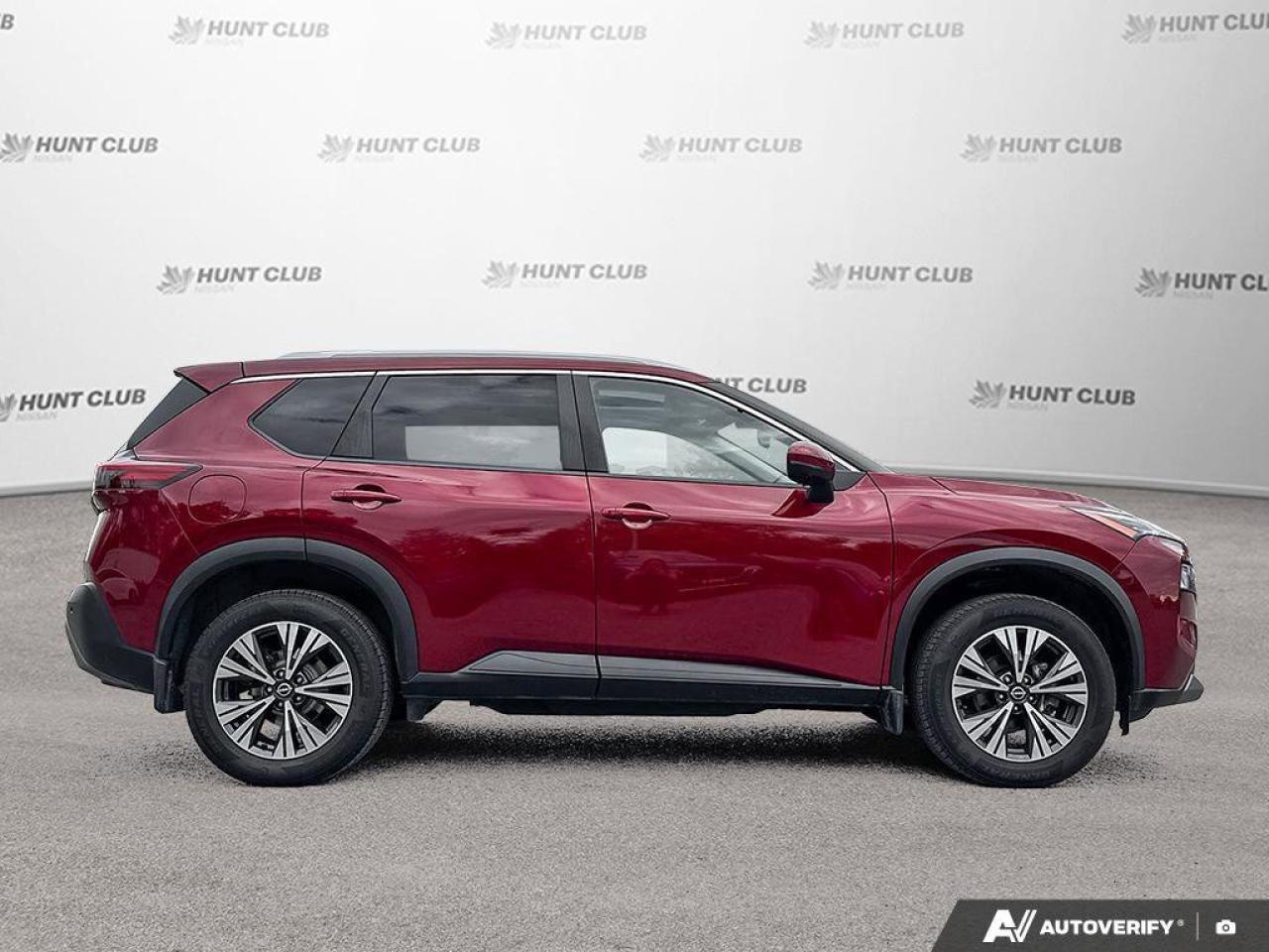 2022 Nissan Rogue SV Photo