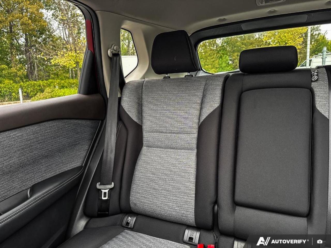 2022 Nissan Rogue SV Photo