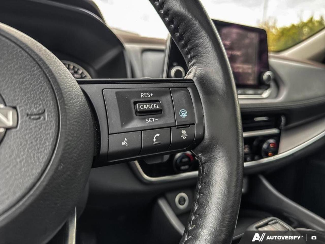 2022 Nissan Rogue SV Photo