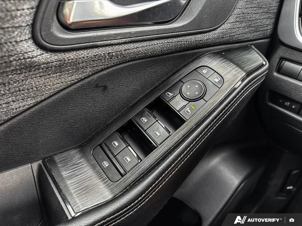 2022 Nissan Rogue SV Photo