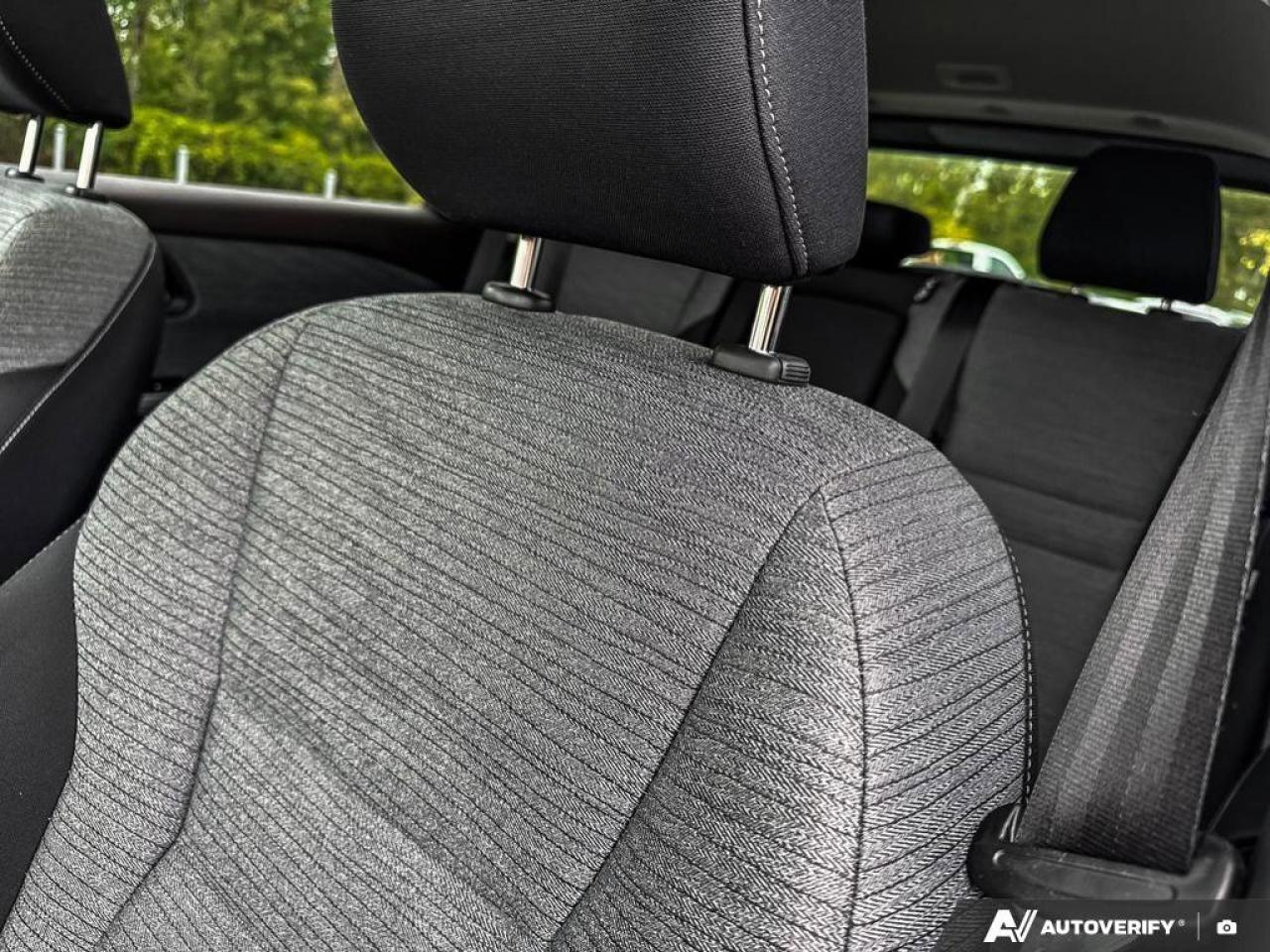 2022 Nissan Rogue SV Photo