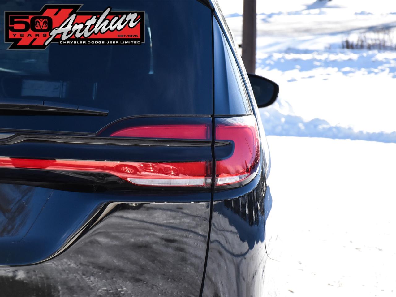 2024 Chrysler Pacifica TOURING-L S APPEARANCE AWD Photo