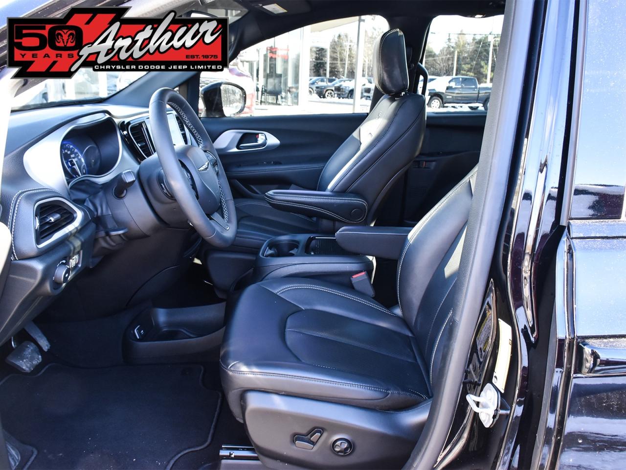 2024 Chrysler Pacifica TOURING-L S APPEARANCE AWD Photo