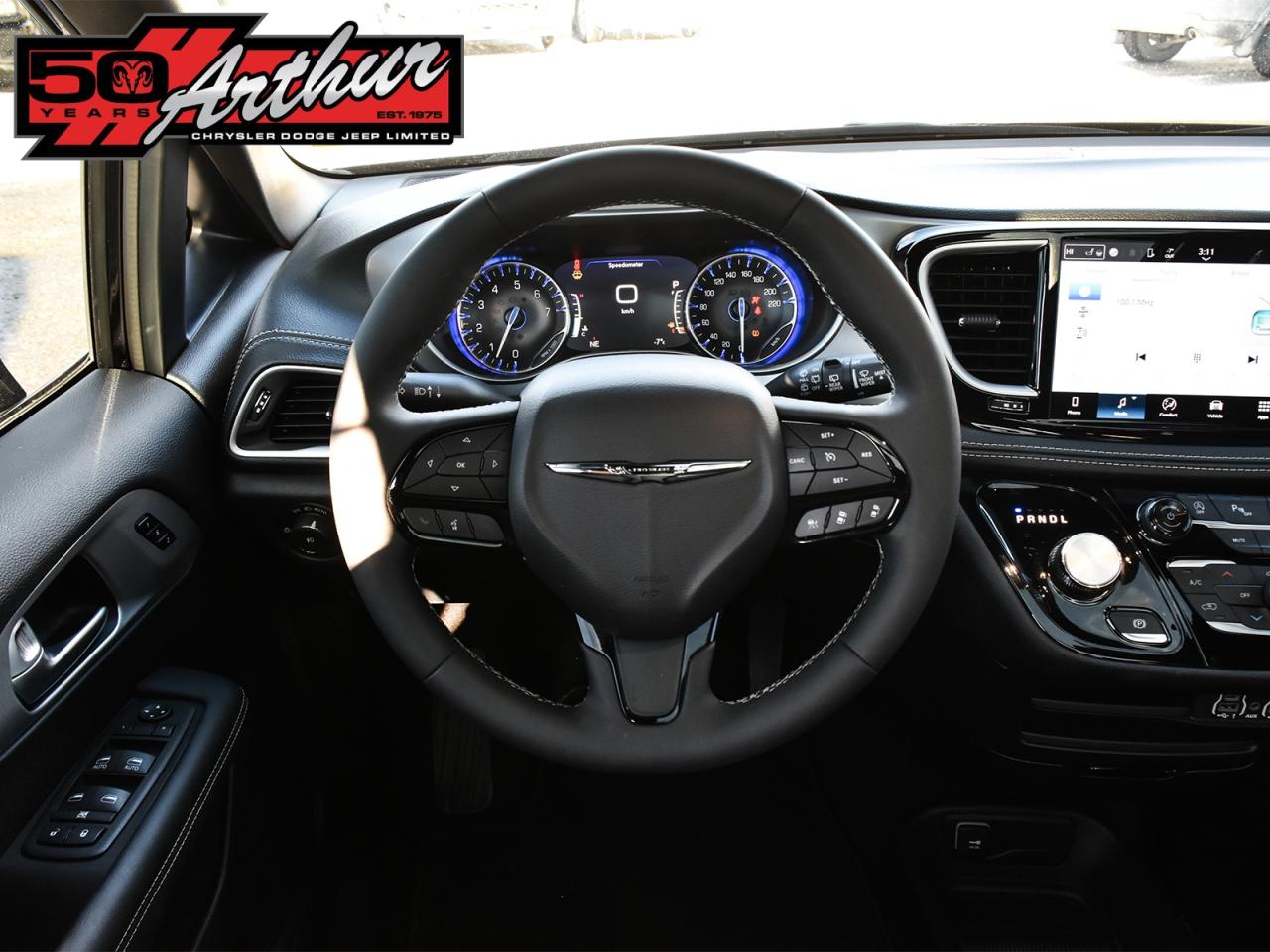 2024 Chrysler Pacifica TOURING-L S APPEARANCE AWD Photo