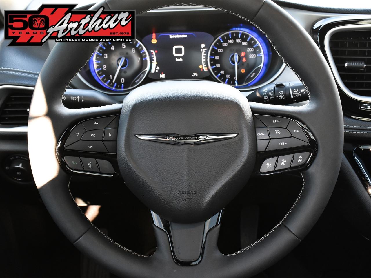 2024 Chrysler Pacifica TOURING-L S APPEARANCE AWD Photo