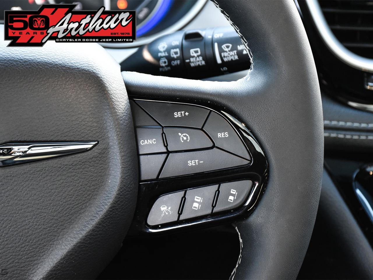 2024 Chrysler Pacifica TOURING-L S APPEARANCE AWD Photo