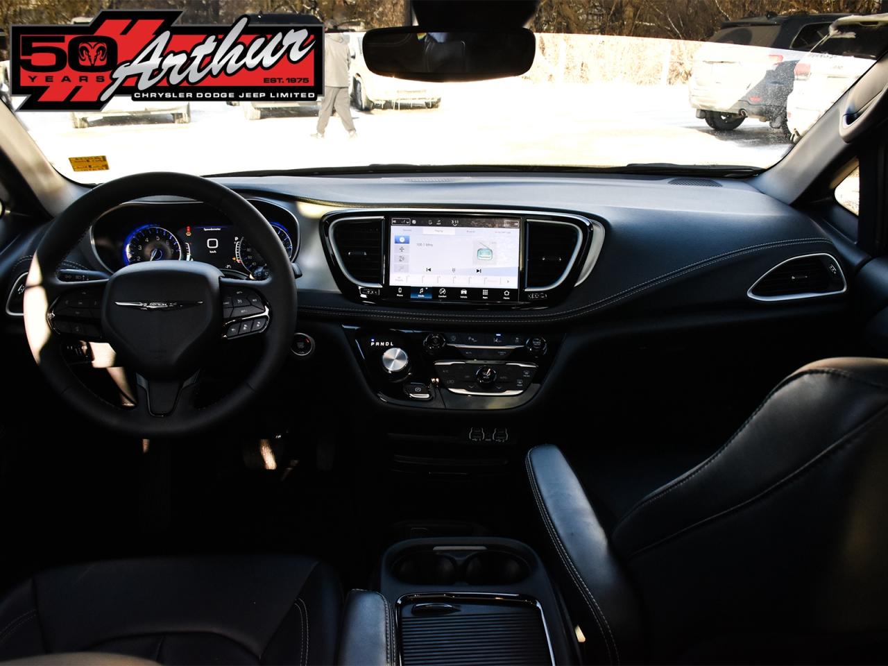 2024 Chrysler Pacifica TOURING-L S APPEARANCE AWD Photo