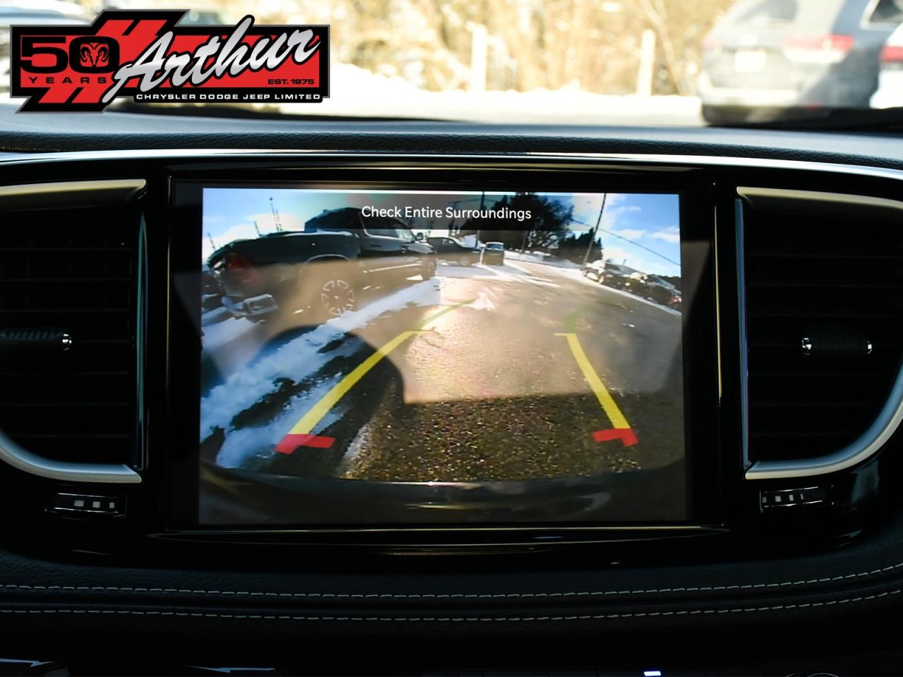 2024 Chrysler Pacifica TOURING-L S APPEARANCE AWD Photo