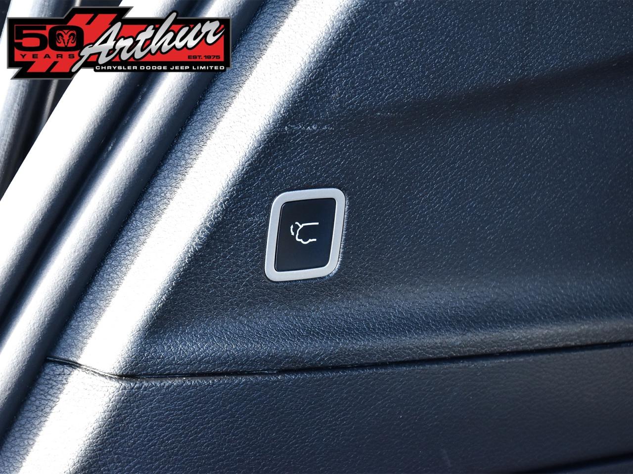 2024 Chrysler Pacifica TOURING-L S APPEARANCE AWD Photo