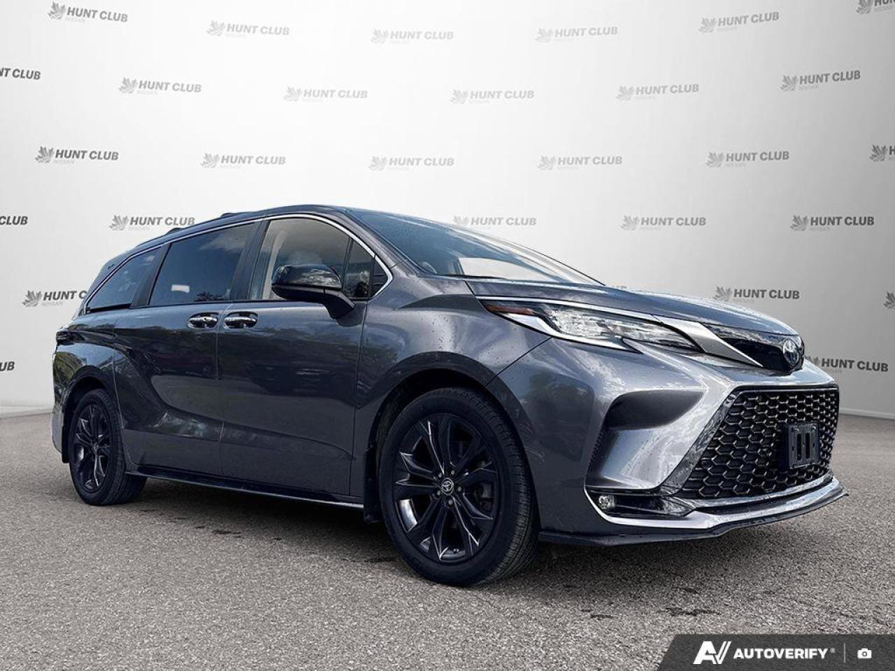 2022 Toyota Sienna XSE   HYBRID! Photo