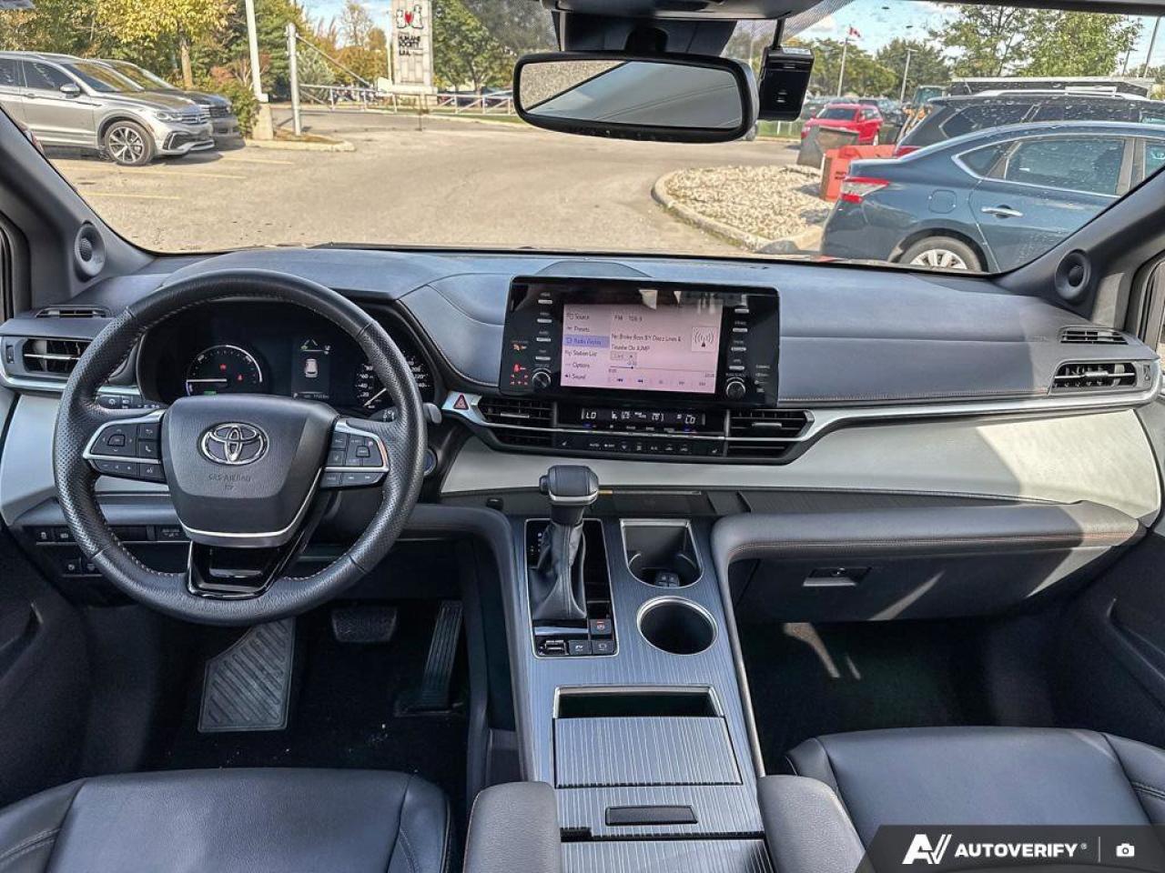 2022 Toyota Sienna XSE   HYBRID! Photo