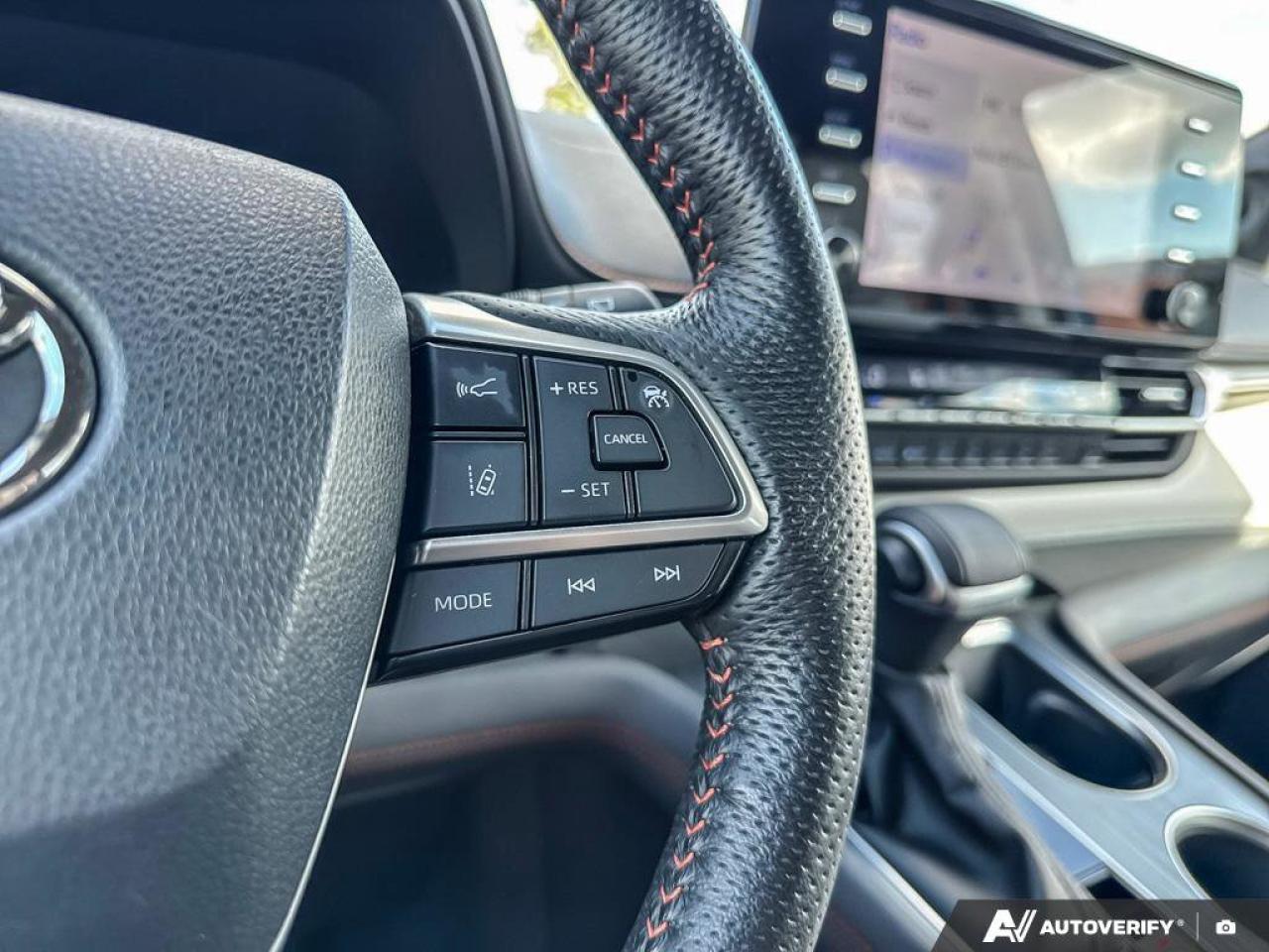 2022 Toyota Sienna XSE   HYBRID! Photo