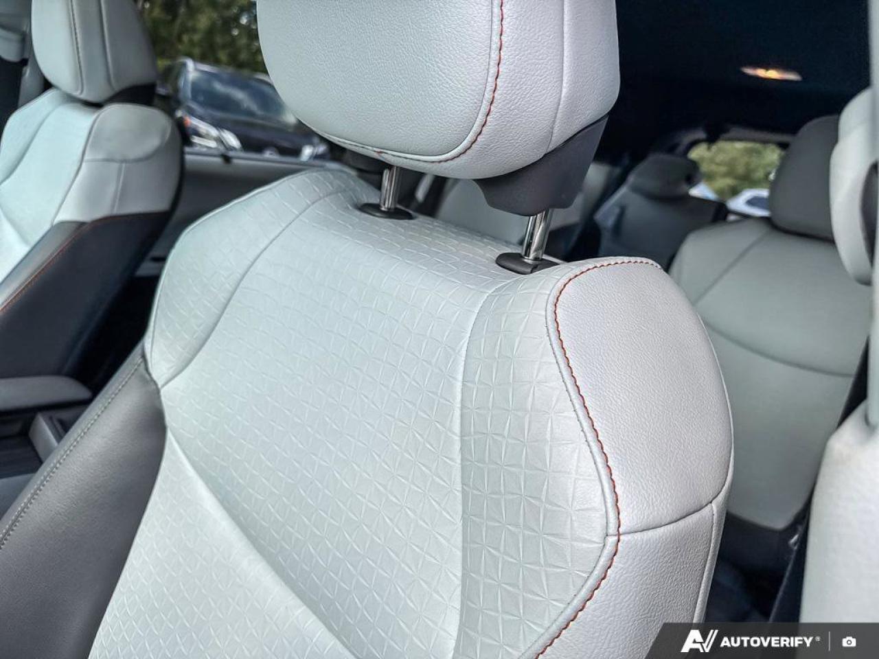 2022 Toyota Sienna XSE   HYBRID! Photo