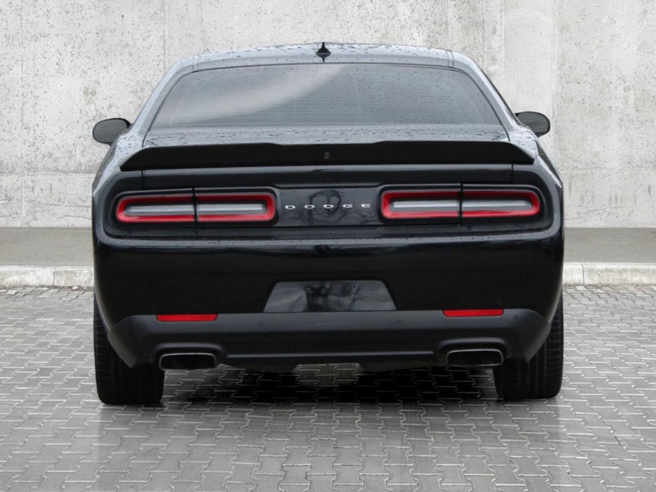 2022 Dodge Challenger R-T RWD  BkpCam SiriusXM HtdSeats Photo4