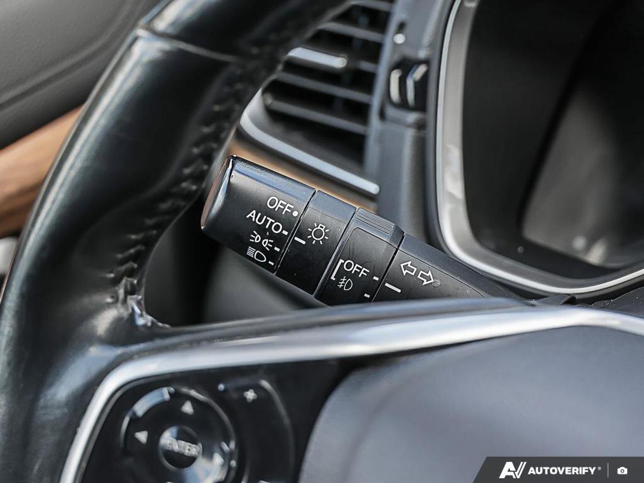 2020 Honda CR-V TouringAWD, SUNROOF, NAV, CARPLAY, POWER TAILGATE, Photo