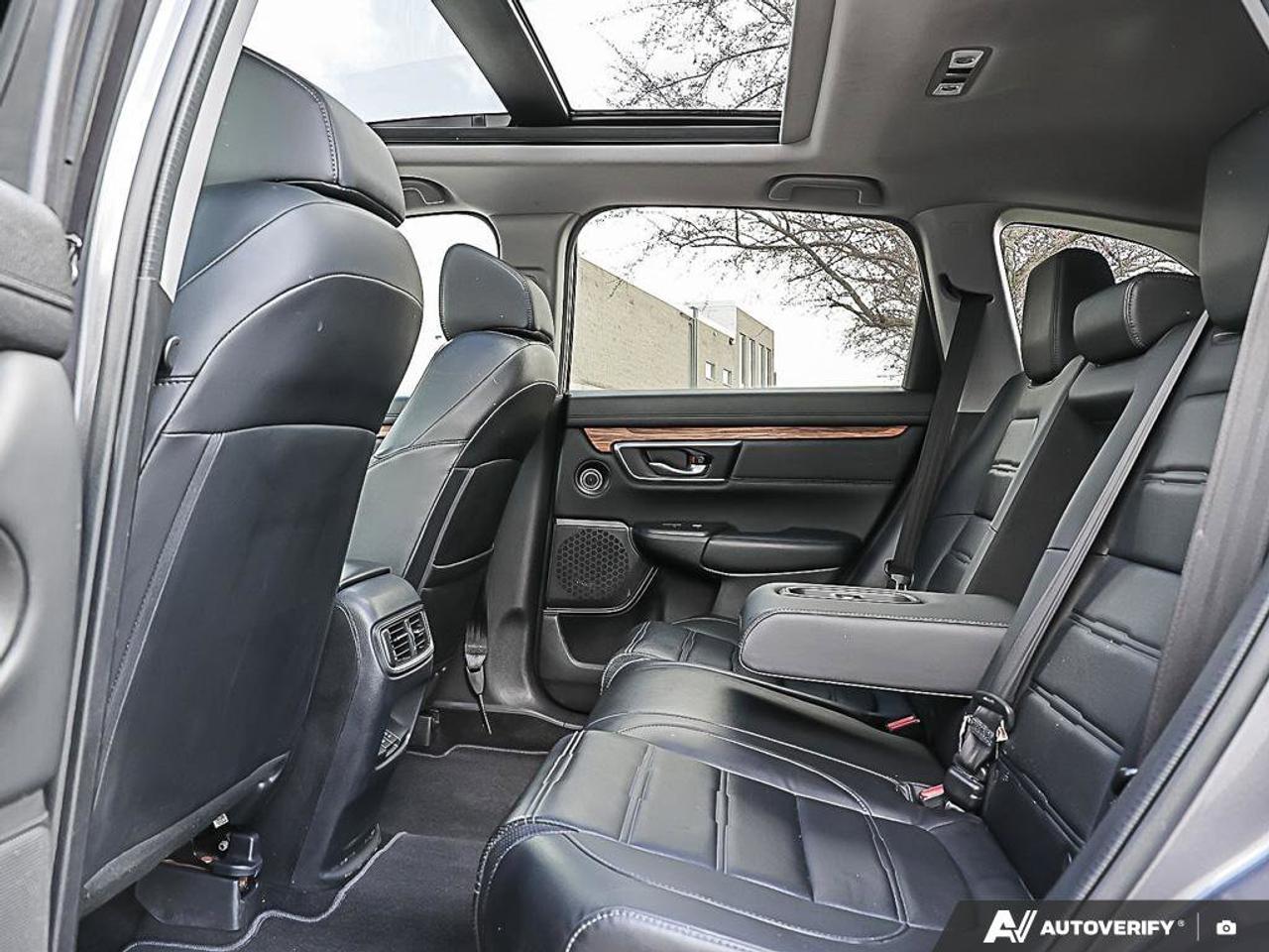 2020 Honda CR-V TouringAWD, SUNROOF, NAV, CARPLAY, POWER TAILGATE, Photo