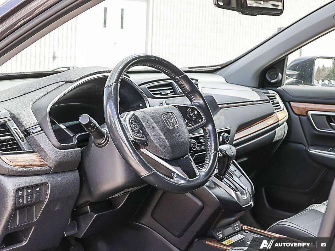 2020 Honda CR-V TouringAWD, SUNROOF, NAV, CARPLAY, POWER TAILGATE, ADAPTIVE CRUISE Photo