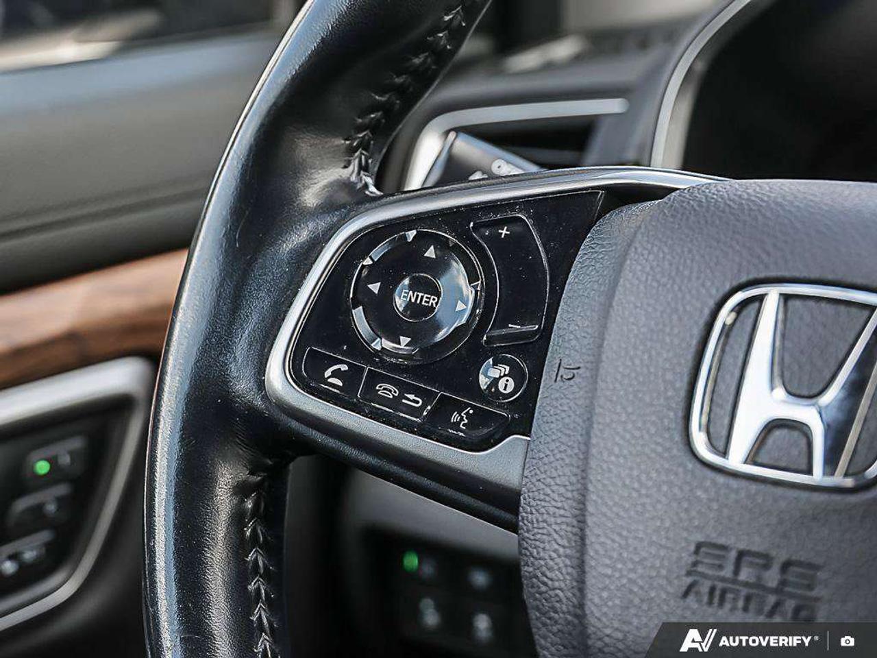 2020 Honda CR-V TouringAWD, SUNROOF, NAV, CARPLAY, POWER TAILGATE, ADAPTIVE CRUISE Photo