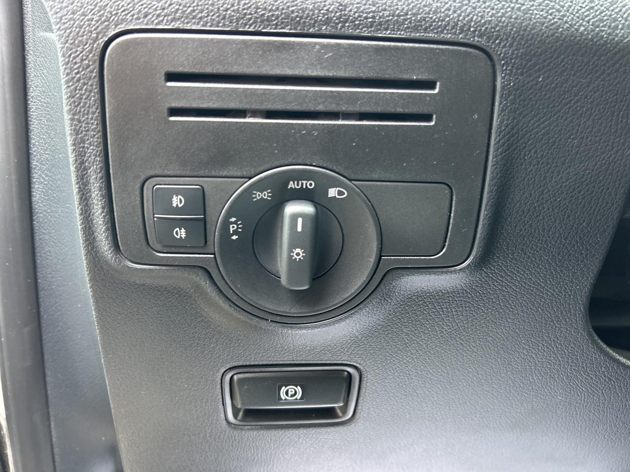 2022 Mercedes-Benz Metris Passenger Van 8 PASSENGER, BRAND NEW BRAKES,CARPLAY/ANDROID AUTO Photo