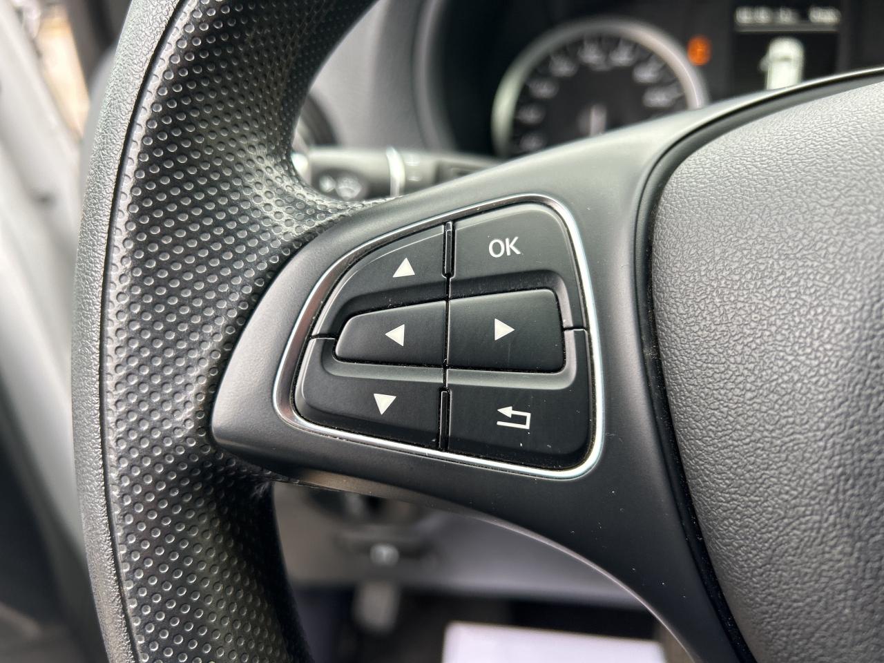 2022 Mercedes-Benz Metris Passenger Van 8 PASSENGER, BRAND NEW BRAKES,CARPLAY/ANDROID AUTO Photo