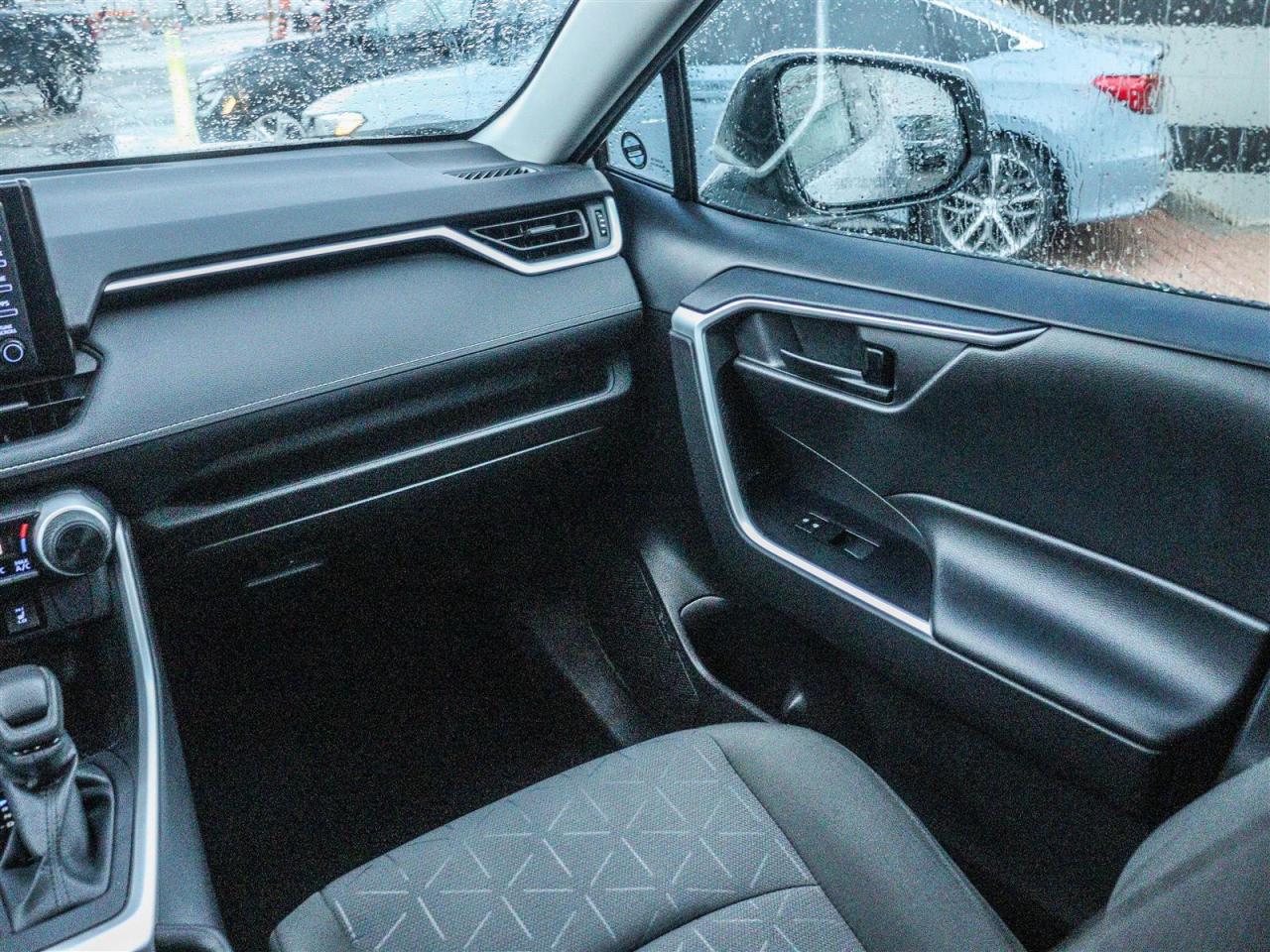 2022 Toyota RAV4 LE FWD BACKUP CAM BLUETOOTH Photo