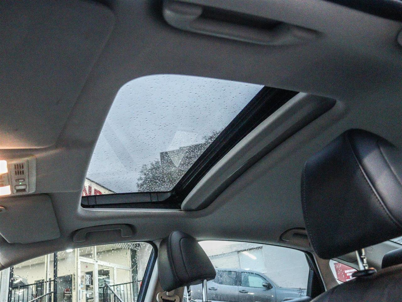 2019 Honda Insight Touring LEATHER NAVI SUNROOF Photo