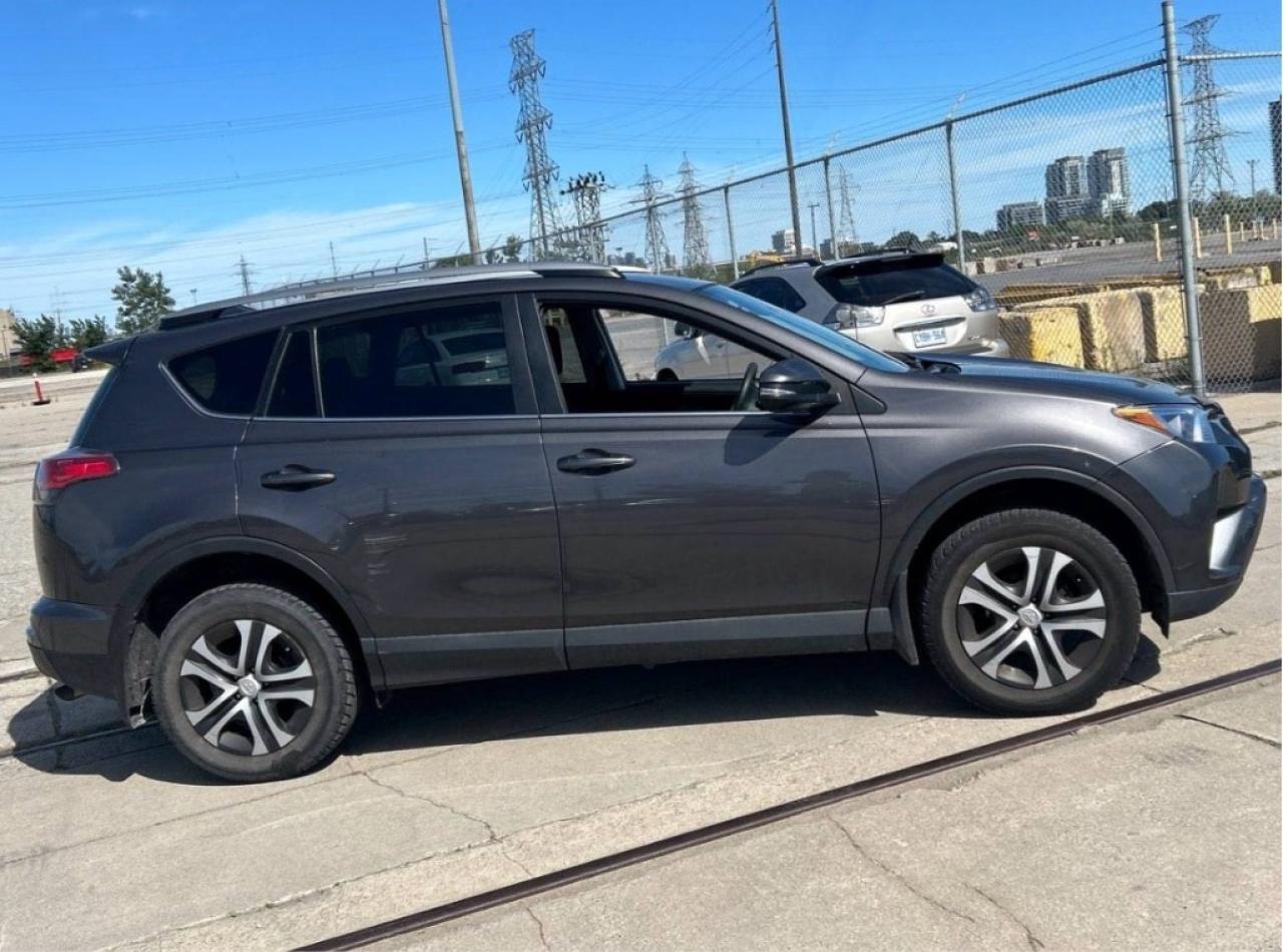 2017 Toyota RAV4 AWD /CERTIFIED Photo