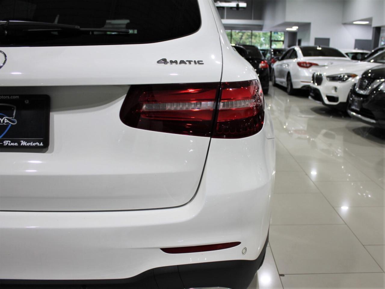 2019 Mercedes-Benz GLC300 NO Accident Panoramic Roof Navigation 360 Camera Photo