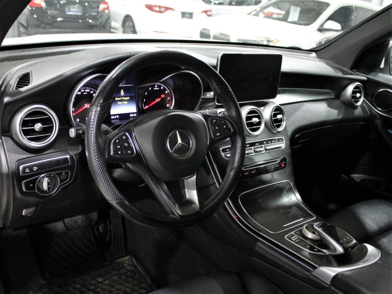 2019 Mercedes-Benz GLC300 NO Accident Panoramic Roof Navigation 360 Camera Photo