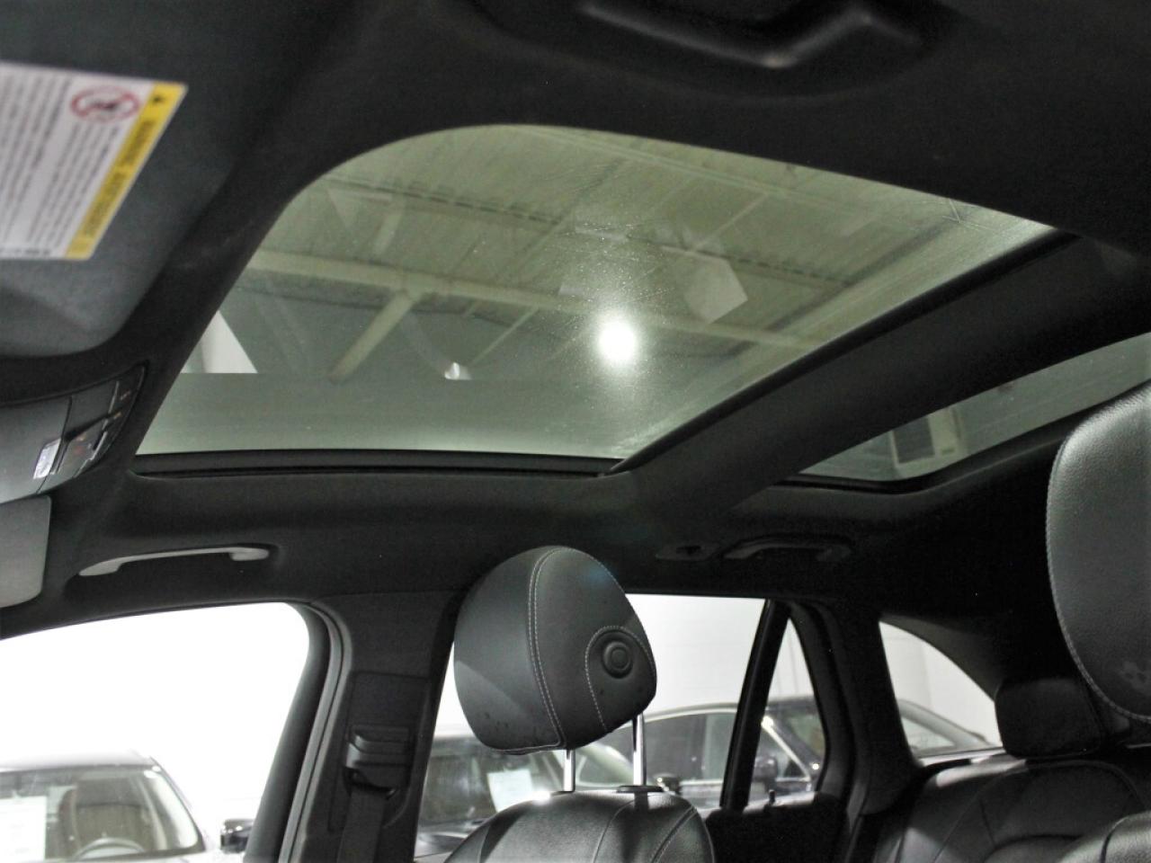2019 Mercedes-Benz GLC300 NO Accident Panoramic Roof Navigation 360 Camera Photo