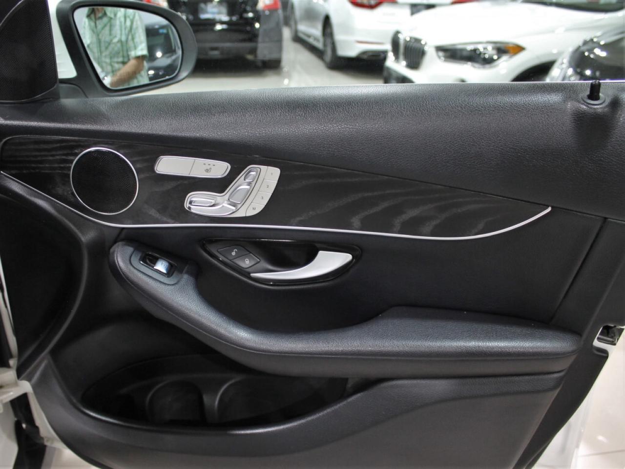 2019 Mercedes-Benz GLC300 NO Accident Panoramic Roof Navigation 360 Camera Photo