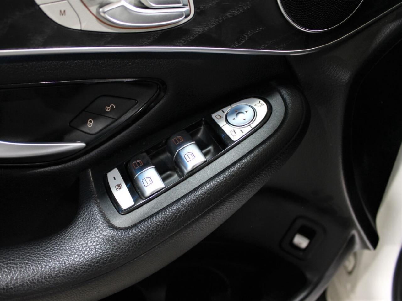 2019 Mercedes-Benz GLC300 NO Accident Panoramic Roof Navigation 360 Camera Photo