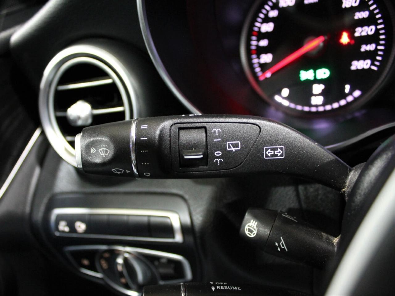 2019 Mercedes-Benz GLC300 NO Accident Panoramic Roof Navigation 360 Camera Photo