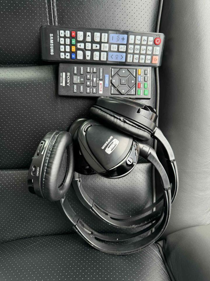 2017 Ford Transit Van Explorer -- 9 Passenger -- Limited SE Photo