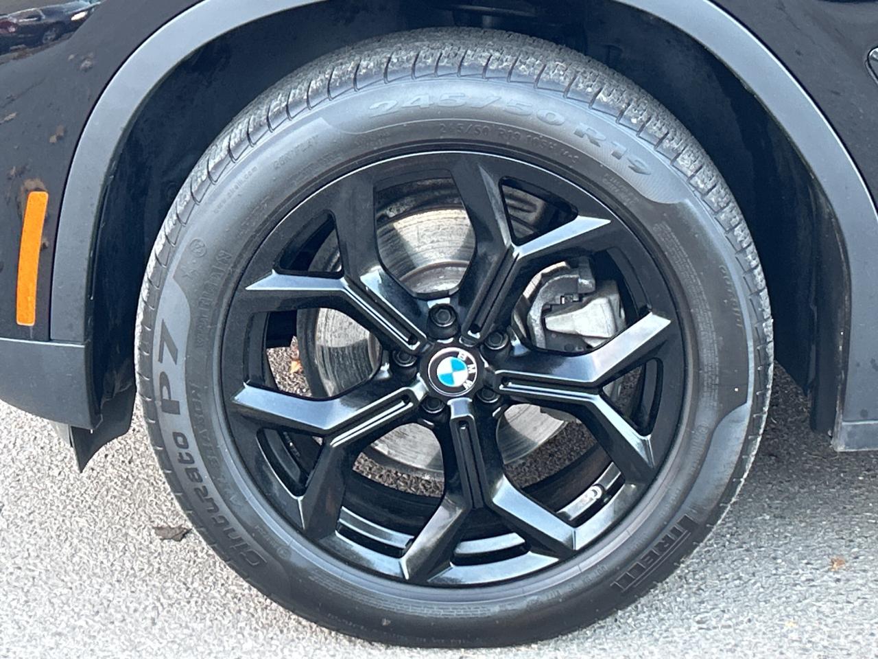 2025 BMW X4 HEADS UP DISPLAY, CARPLAY, PANOROOF,AMBIENT LIGHTS Photo