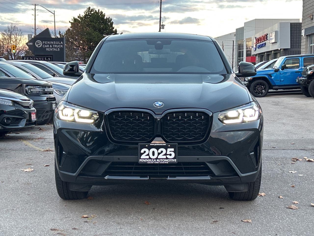 2025 BMW X4 HEADS UP DISPLAY, CARPLAY, PANOROOF,AMBIENT LIGHTS Photo