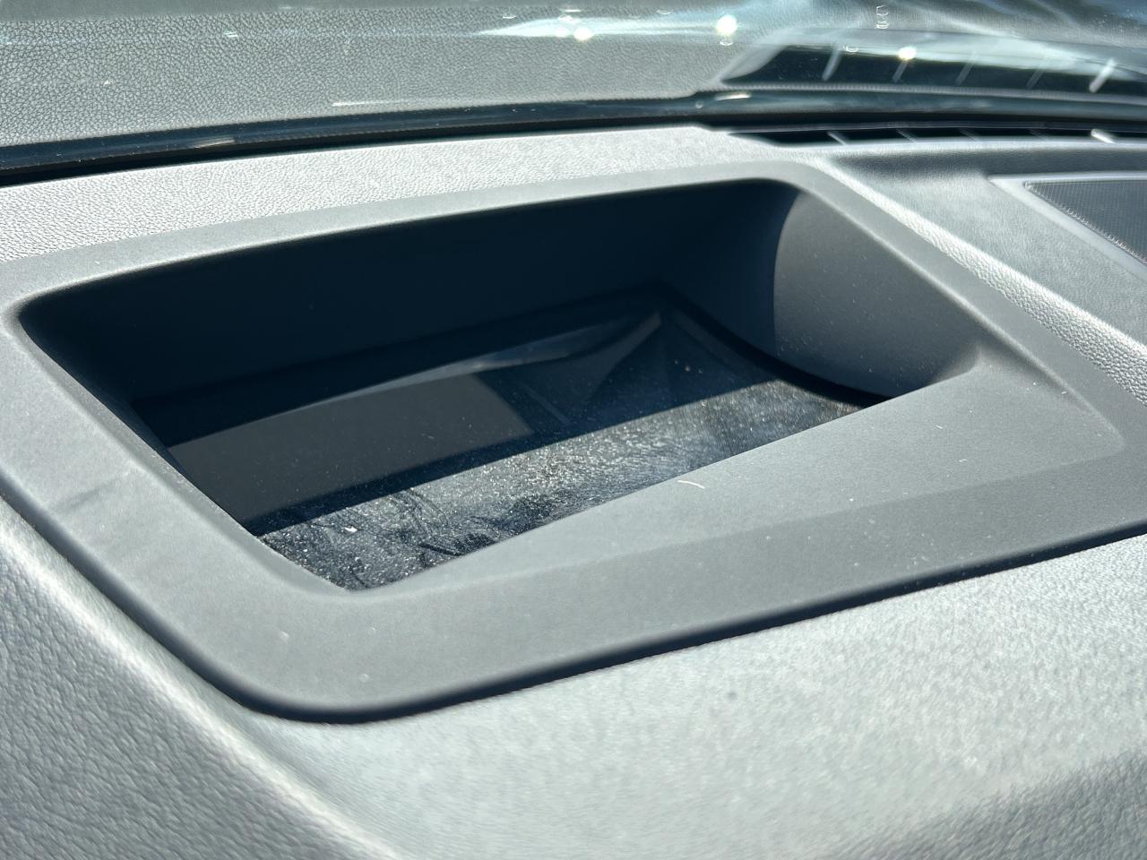 2025 BMW X4 HEADS UP DISPLAY, CARPLAY, PANOROOF,AMBIENT LIGHTS Photo